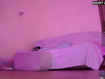 queeneliaa_ chaturbate stream image