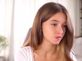 little_poetry chaturbate stream image