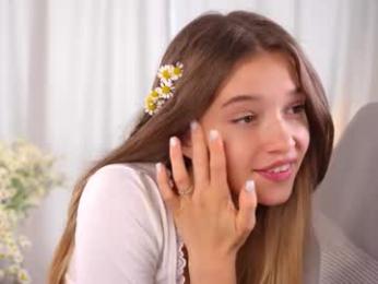 little_poetry chaturbate stream image