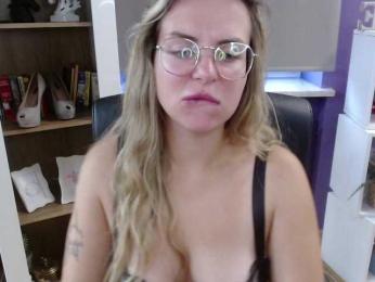 Soft-Zoey bongacams stream image