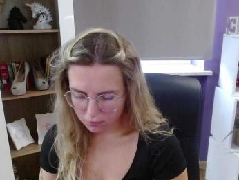 Soft-Zoey bongacams stream image