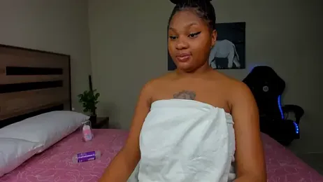 Renee-18 stripchat stream image