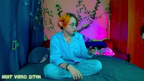 TrickyKitsune stripchat stream image