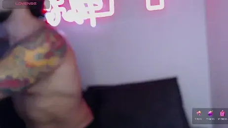 marco_allison01 stripchat stream image