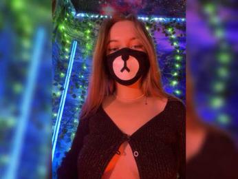 -Summer- bongacams stream image