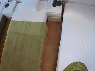 voyeurcam-julmodels-bed-5 camsoda stream image