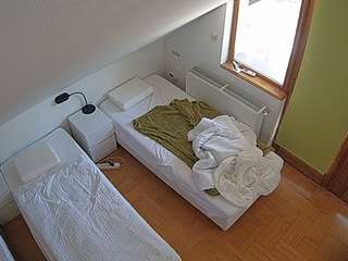 voyeurcam-julmodels-bed-7 camsoda stream image