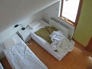 voyeurcam-julmodels-bed-7 camsoda stream image