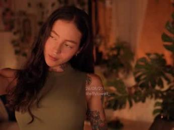 effylowell_ chaturbate stream image