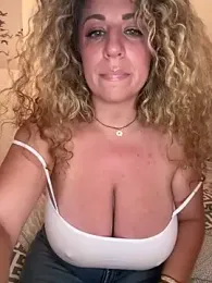 miamellycious stripchat stream image