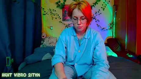 TrickyKitsune stripchat stream image