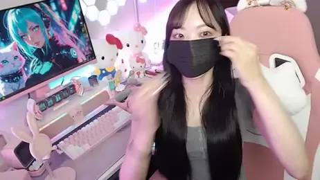 momo_room stripchat stream image