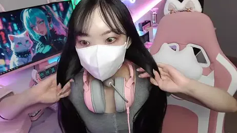 momo_room stripchat stream image