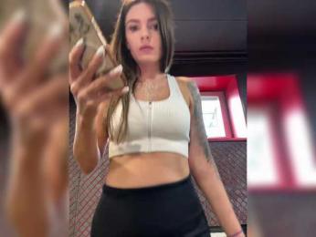 Oops_kiraa bongacams stream image