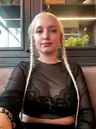 Milkyy_wway stripchat stream image