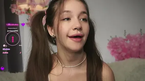 AmiLewis stripchat stream image