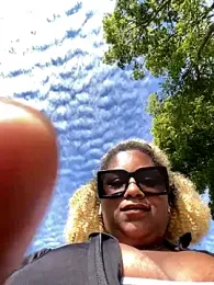 BigFineSelena stripchat stream image