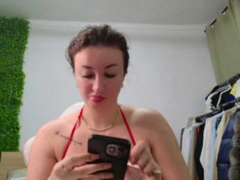 EmilyxJames bongacams stream image