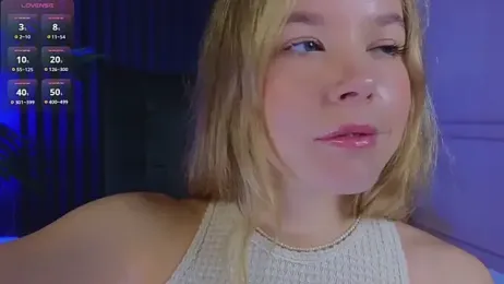 milly_shy stripchat stream image