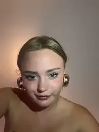 CherryEmmy stripchat stream image