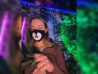 -Summer- bongacams stream image