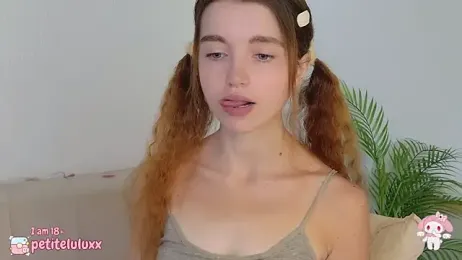 petiteluluxx stripchat stream image