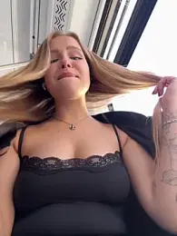 Liza_risky stripchat stream image