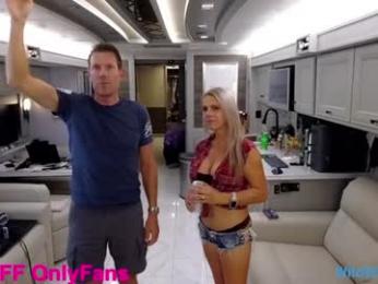 wildwifebarbie chaturbate stream image