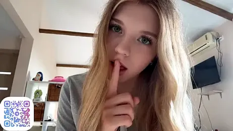 FruityXo stripchat stream image