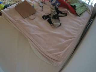 voyeurcam-julmodels-whitebed-1 camsoda stream image