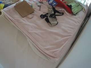 voyeurcam-julmodels-whitebed-1 camsoda stream image