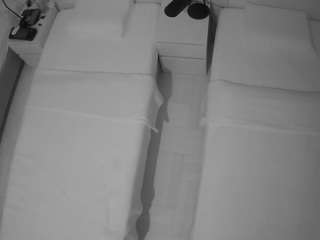 voyeurcam-julmodels-bed-5 camsoda stream image