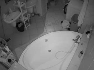 voyeurcam-julmodels-bath-1st-1 camsoda stream image