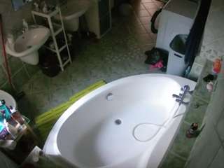 voyeurcam-julmodels-bath-1st-1 camsoda stream image