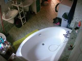 voyeurcam-julmodels-bath-1st-1 camsoda stream image