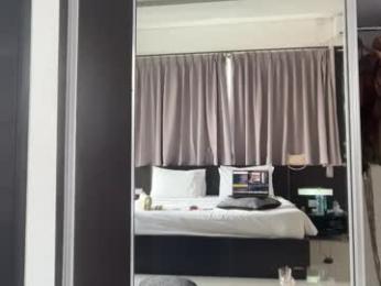 luvlivvyy chaturbate stream image