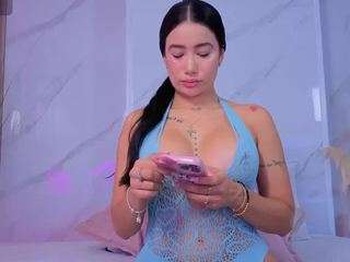 chlooee camsoda stream image