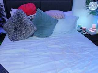 mollywhite camsoda stream image