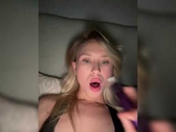 Sunlovv bongacams stream image