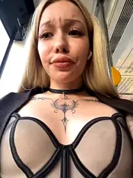 babydolll stripchat stream image