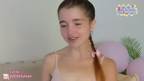 petiteluluxx stripchat stream image