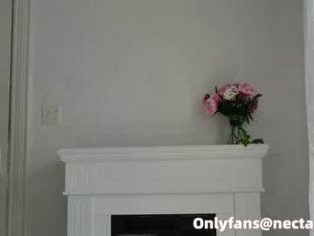 littlegreekflower chaturbate stream image