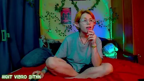 TrickyKitsune stripchat stream image