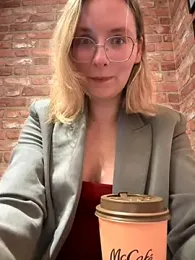 The_Snowwhitee stripchat stream image