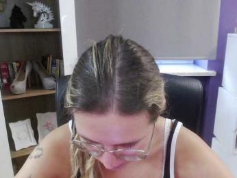 Soft-Zoey bongacams stream image