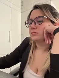 amooraaamoon stripchat stream image