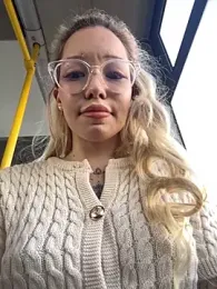 babydolll stripchat stream image