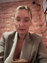 The_Snowwhitee stripchat stream image