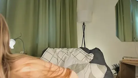 DreamyGleam stripchat stream image