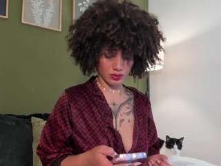 karlyee camsoda stream image